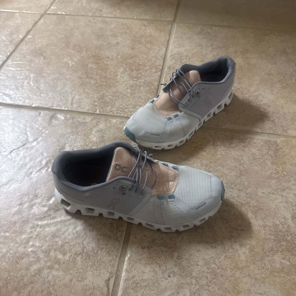Woman's On Cloud 5 Undyed Running Shoes - Glacier White